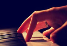 斯图加特客战劲旅，攻防亮点频现犹如德比